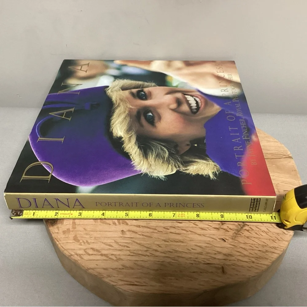 🟣 Diana - Portrait Of A Princess by Jayne Fincher, Royal Photographer - Awesome - Picture 15 of 16